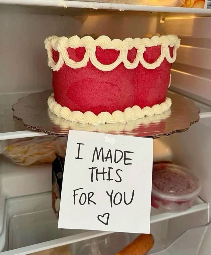 A homemade cake with a handwritten note
